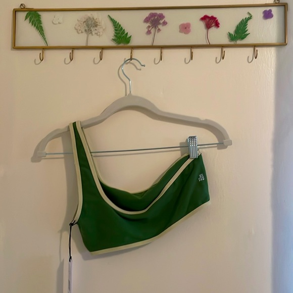 WeWoreWhat Contrast One-Shoulder Bra - Picture 3 of 4